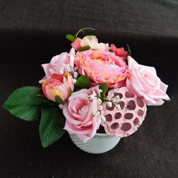 Bloemstukje met zijde bloemen - Afbeelding 2