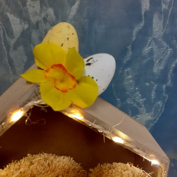 Paashaasje in hokje met led lichtjes - Afbeelding 2