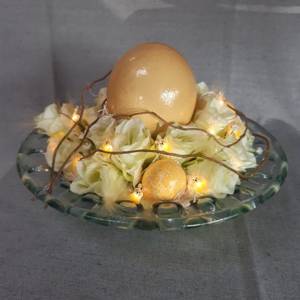 Paasstukje in glazen schaal met led lichtjes