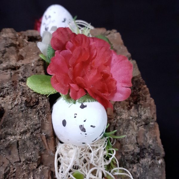 Paasstuk wit, rood tussen hout - Afbeelding 2