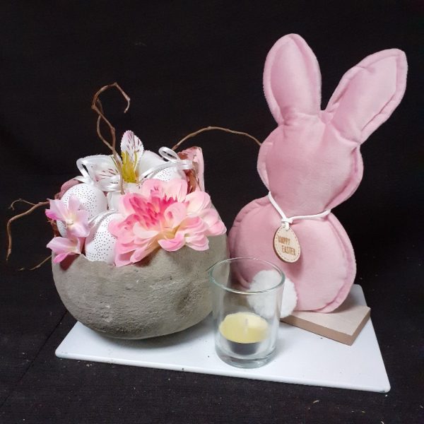 Assortiment met roze paashaas